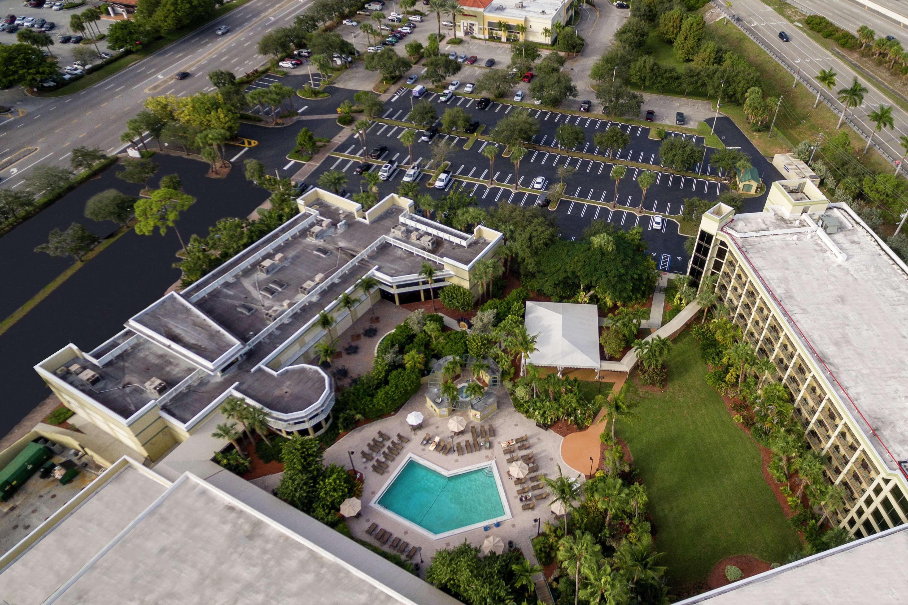 Doubletree By Hilton Palm Beach Gardens Extérieur photo
